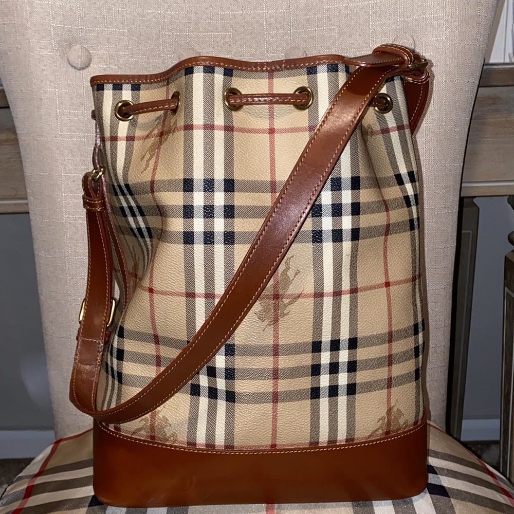 Vintage Burberry XL Nova Check Bucket-bag
